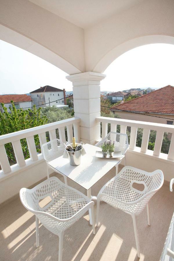 Villa Apartments Art Trogir Exterior photo